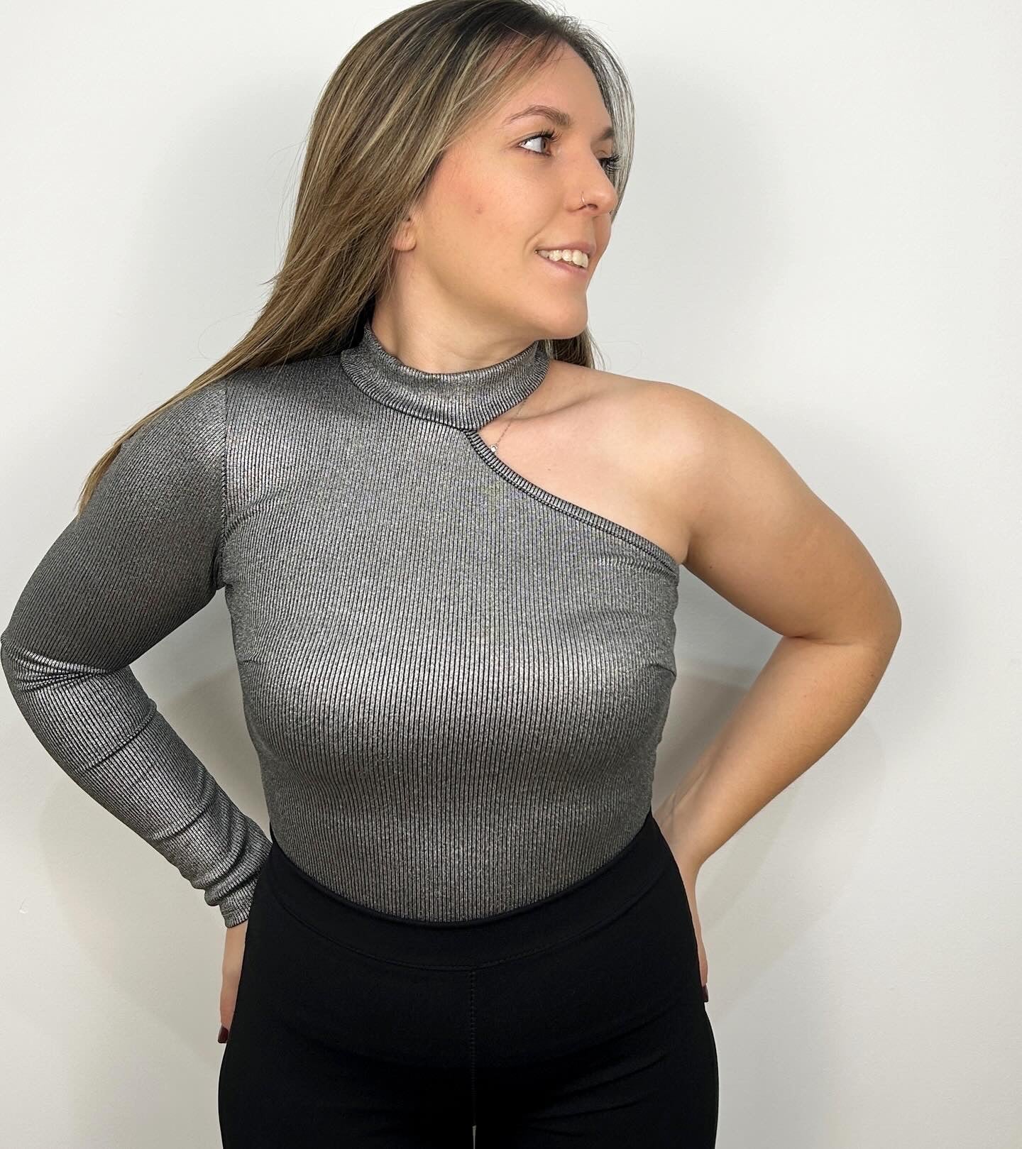 Top lurex asimétrico plata