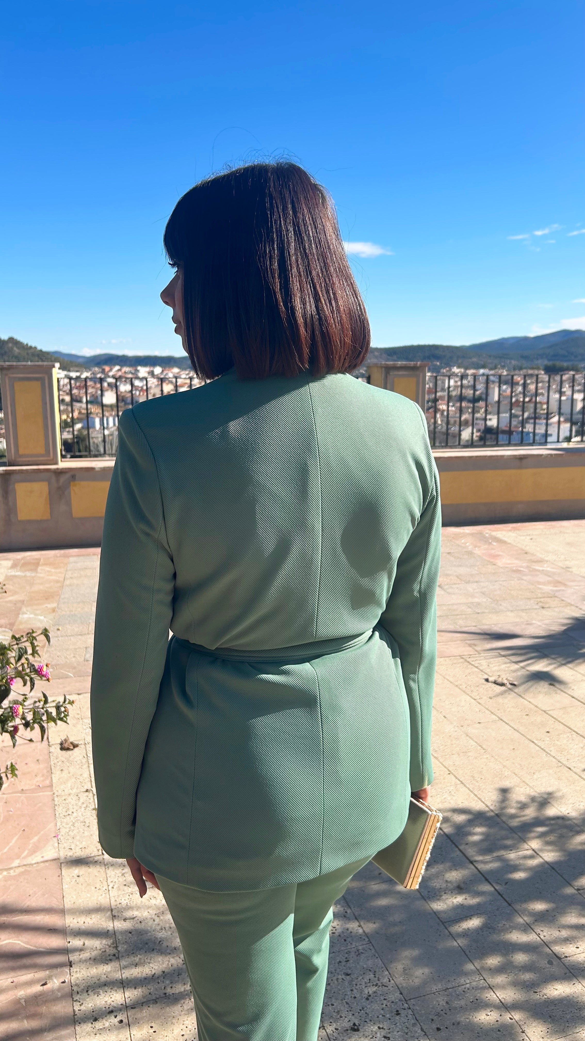 Conjunto cinturón verde empolvorado