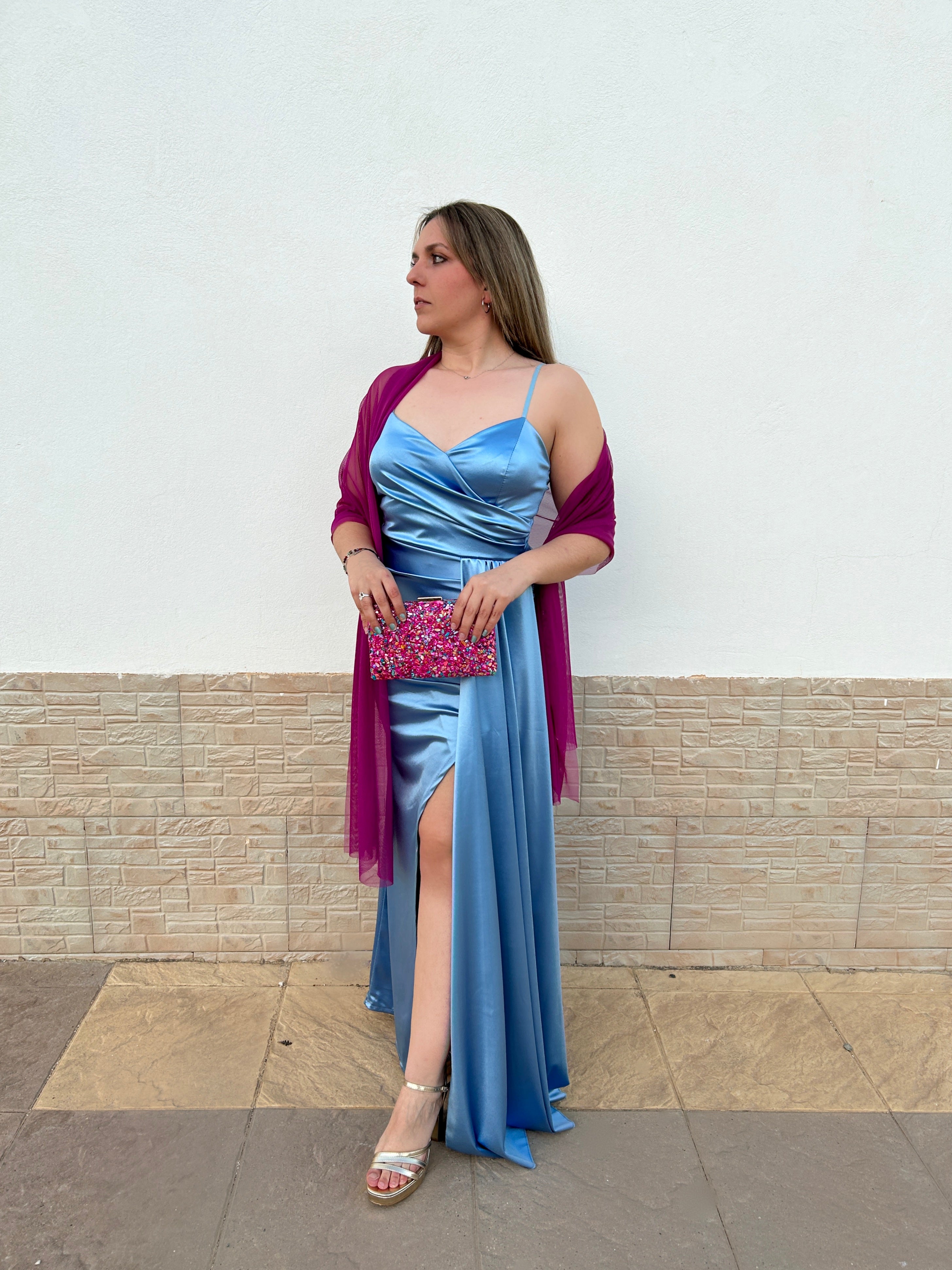 Vestido capa abertura celeste