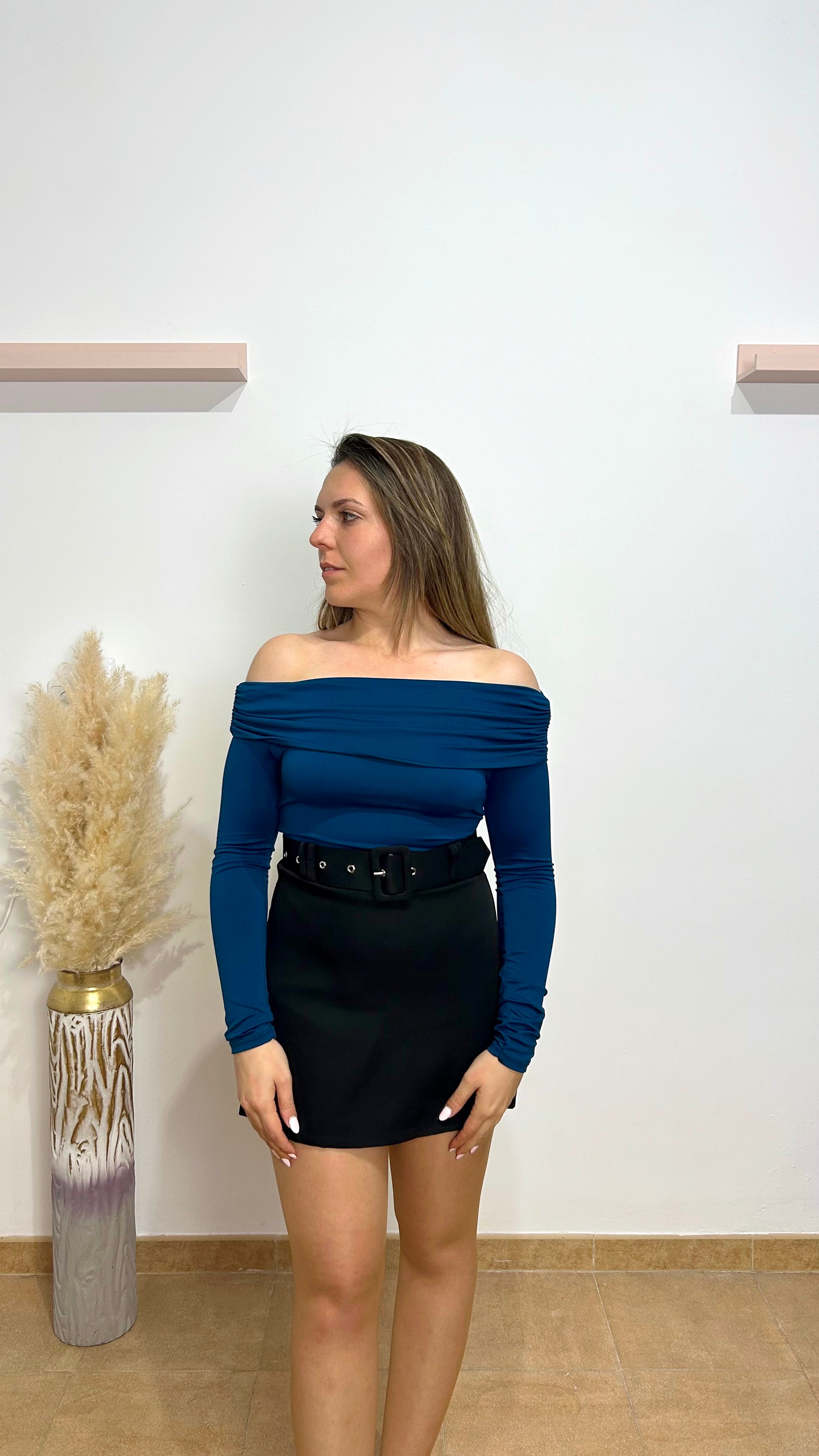 Black belt skirt pants