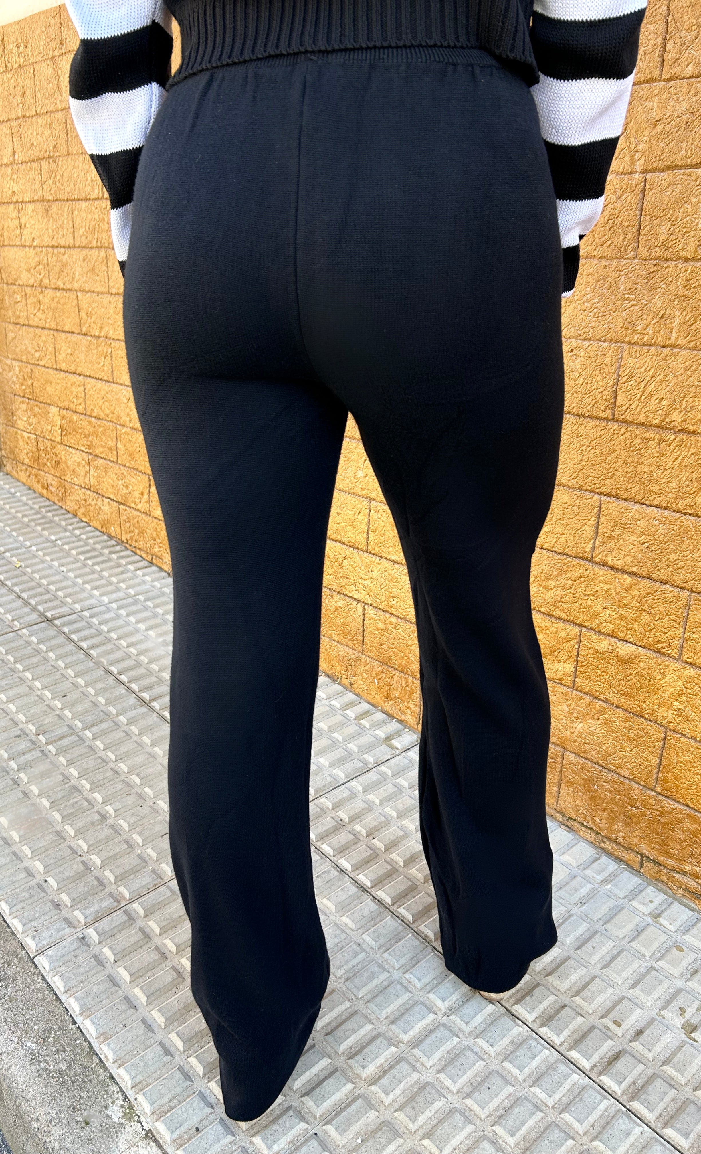 Pantaloni larghi in maglia