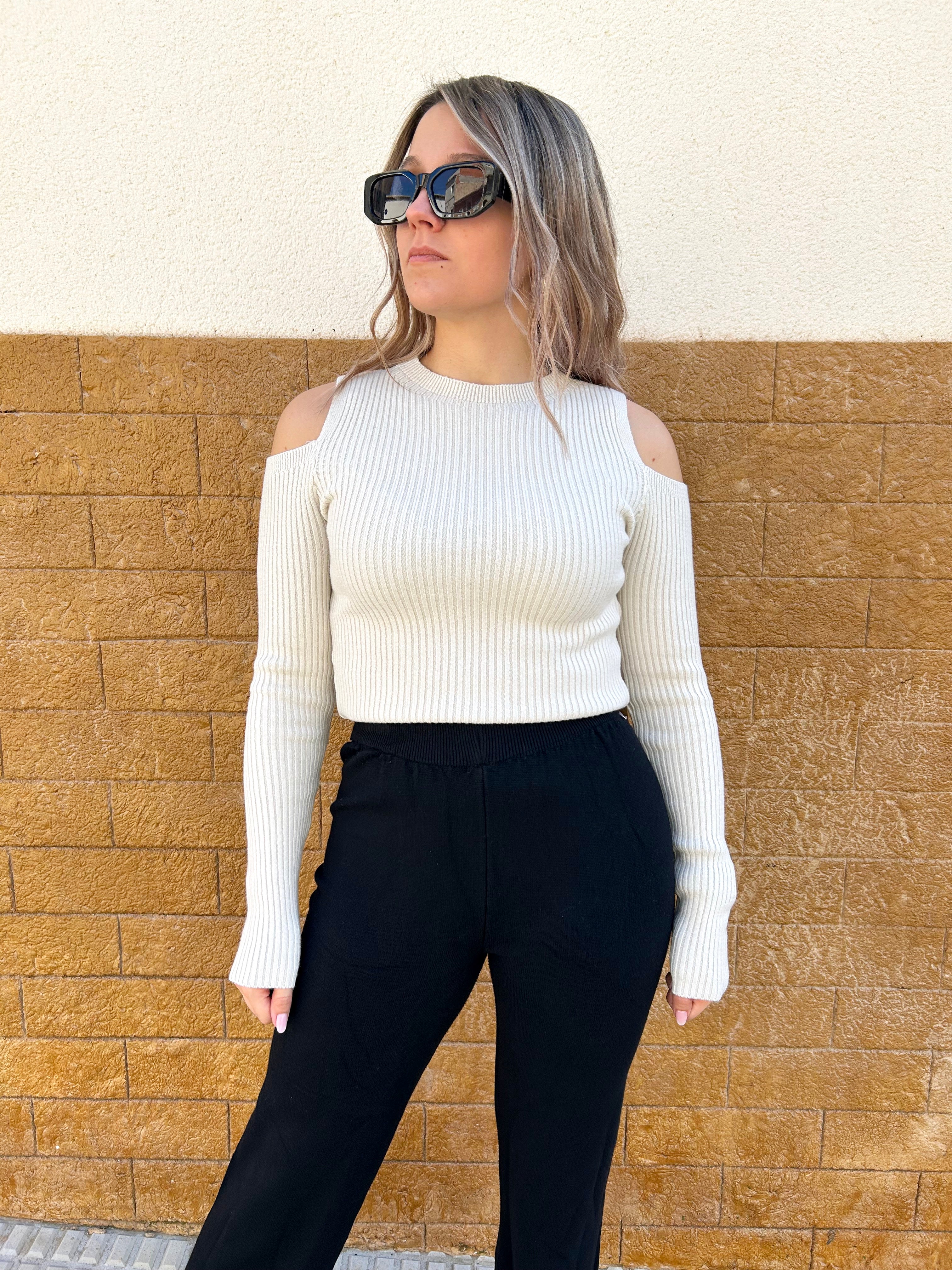 Beige shoulder opening jersey