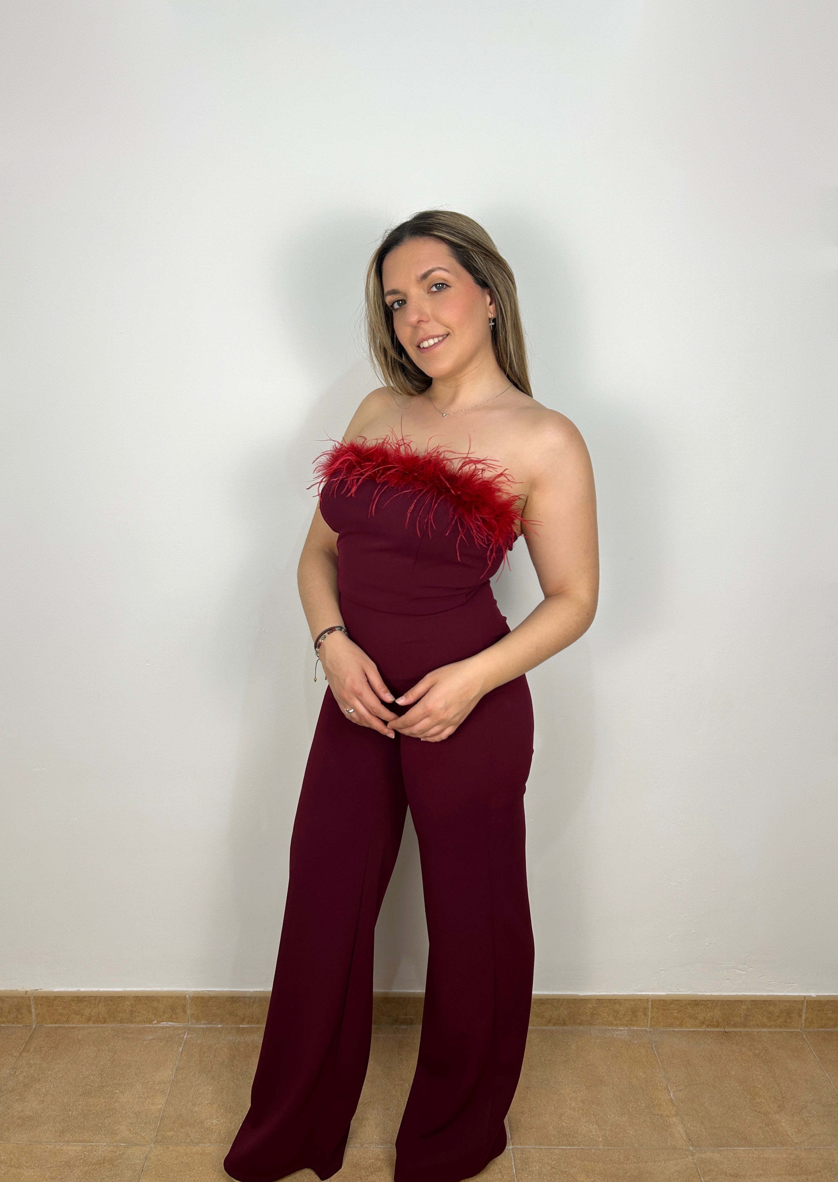 Mono escote plumas vino