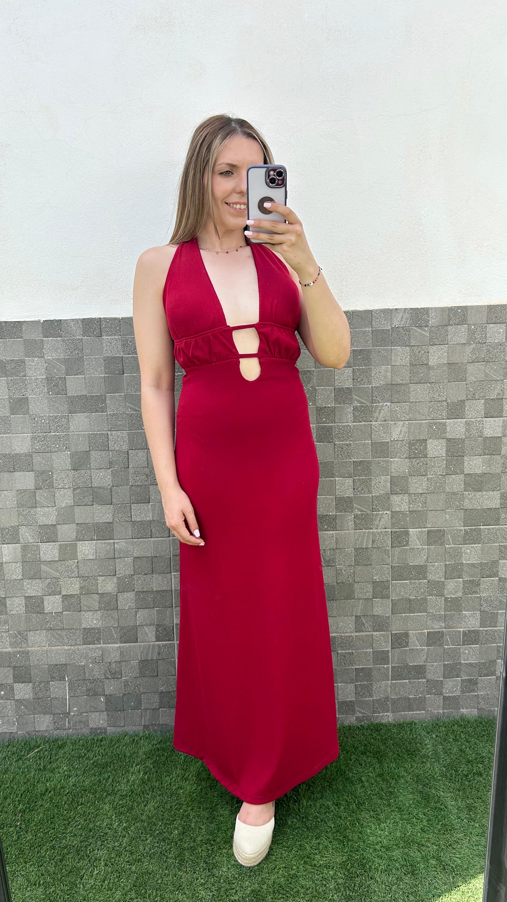 Vestido midi canalé escote pronunciado burdeos