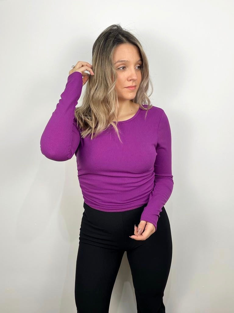 Top espalda morado