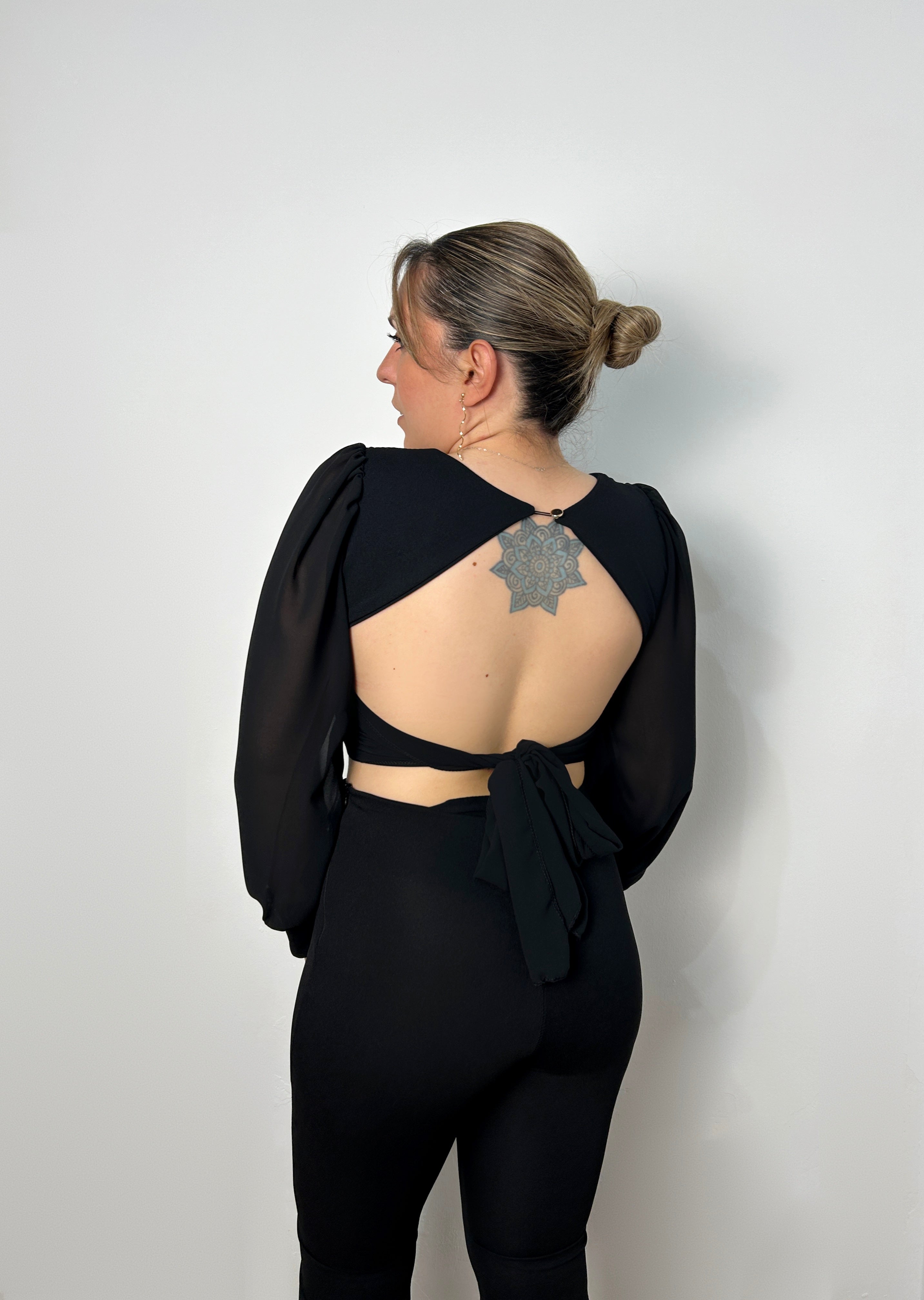 Black back bow top