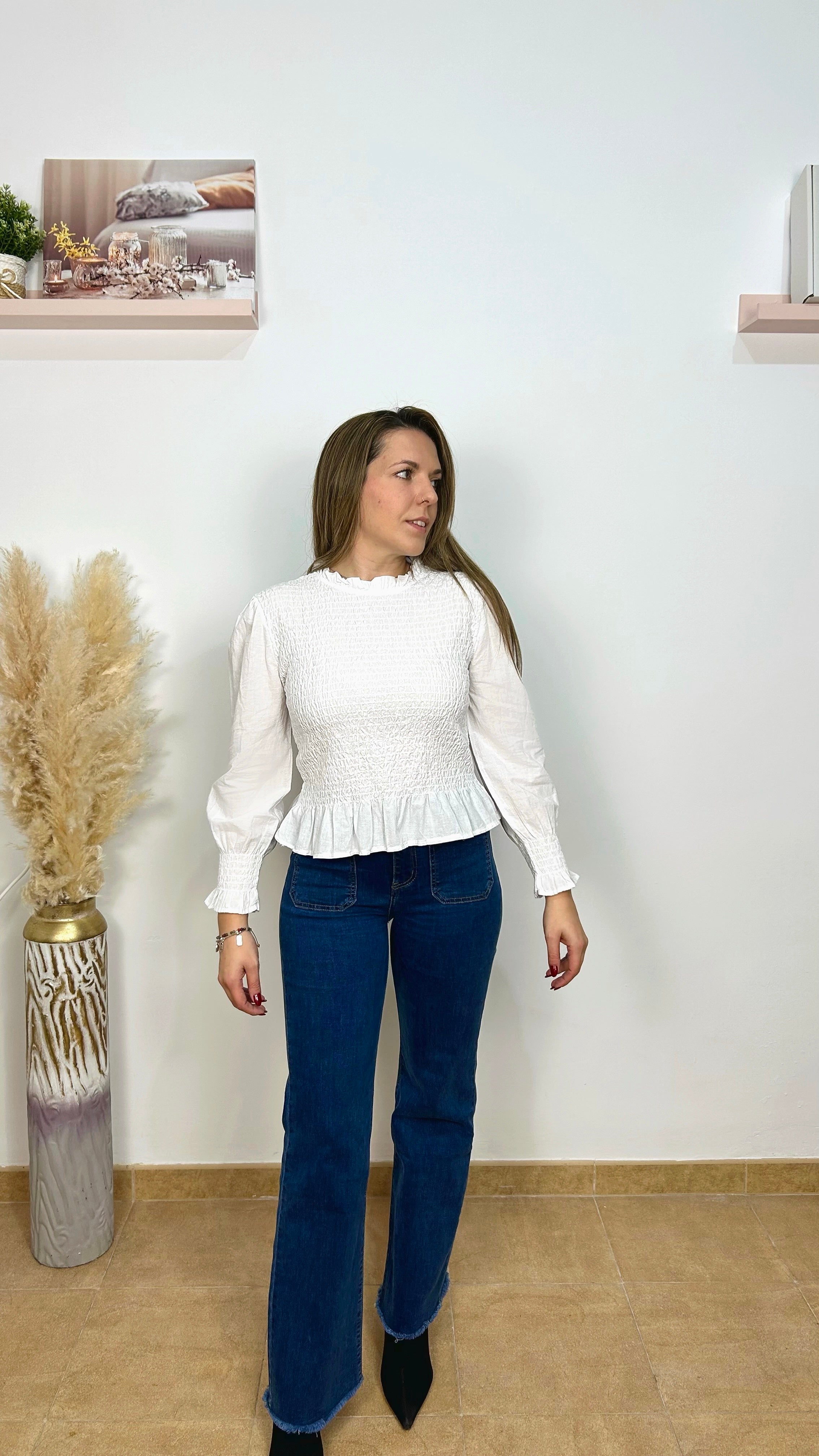 Blusa nido volantes blanco