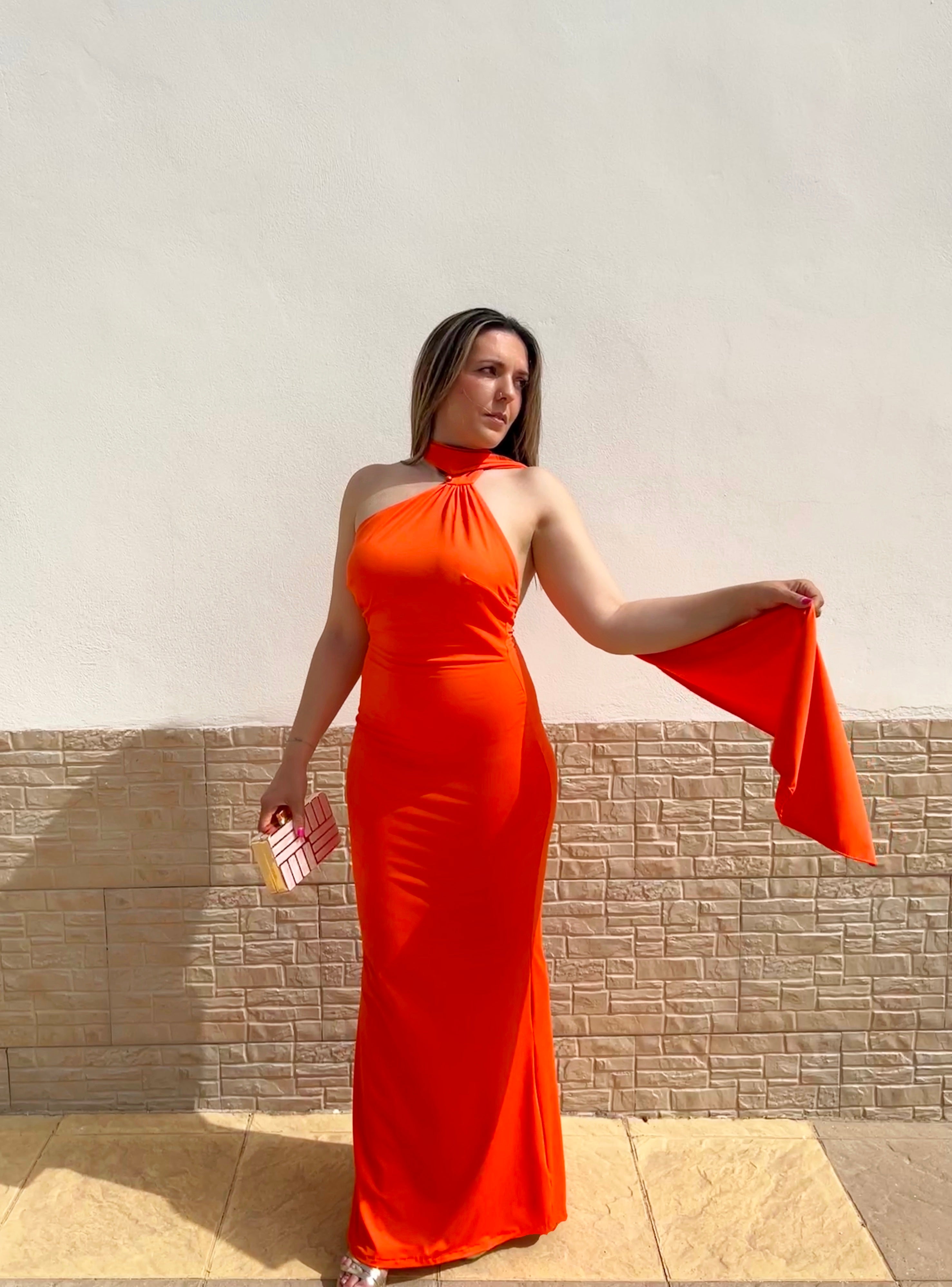 Vestido choker satinado naranja