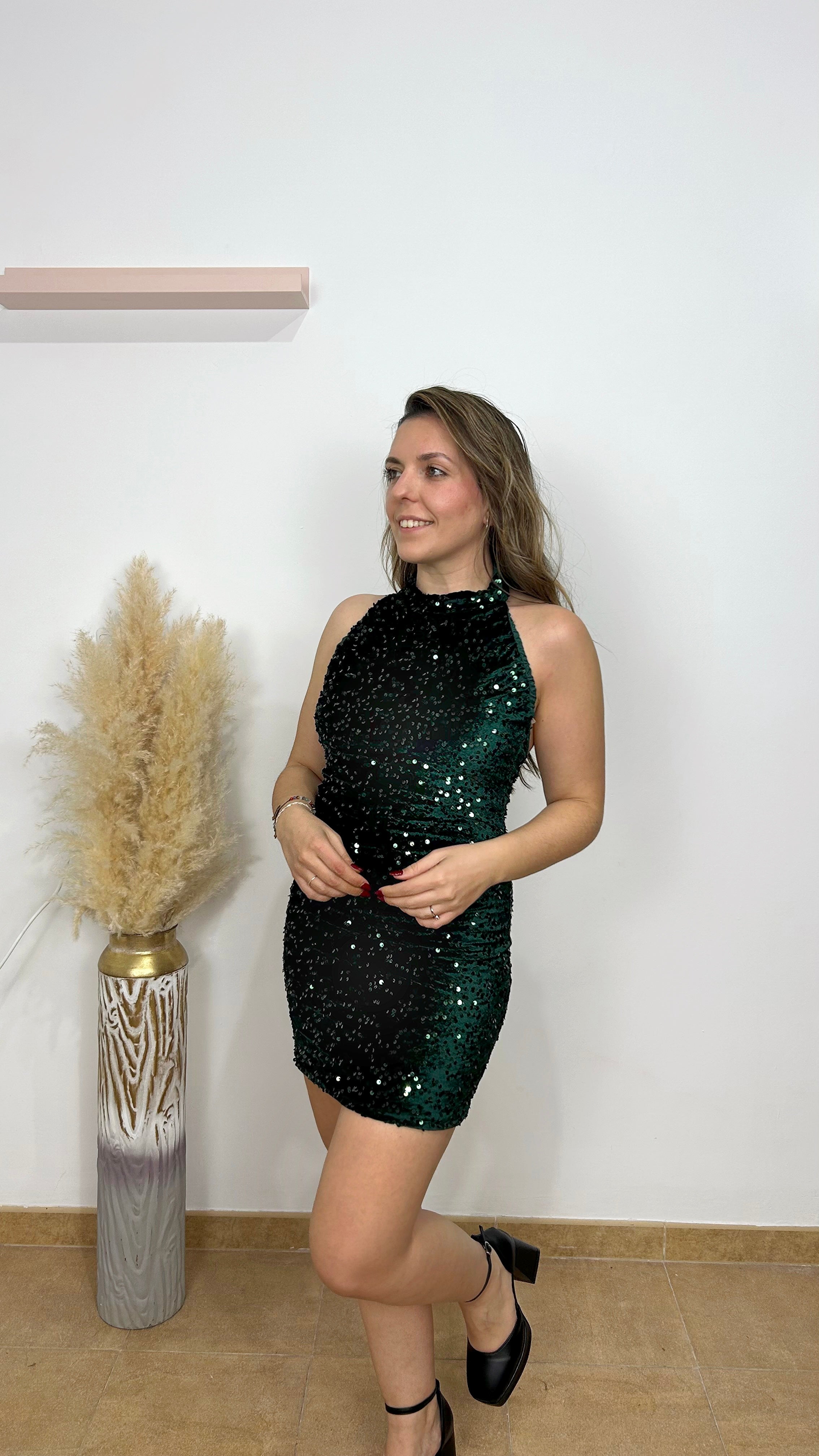 Vestido velvet escote halter botella