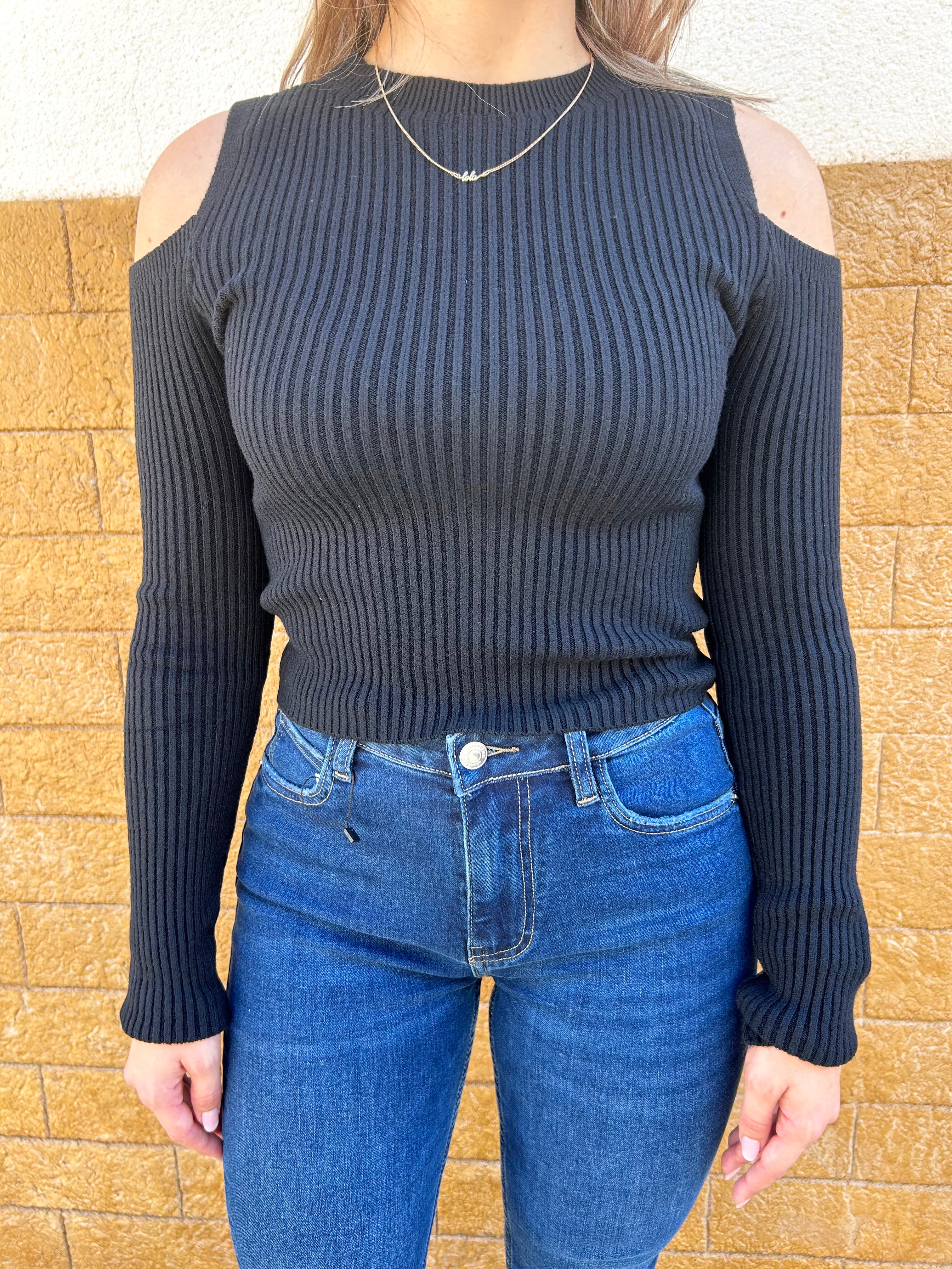 Black shoulder opening jersey