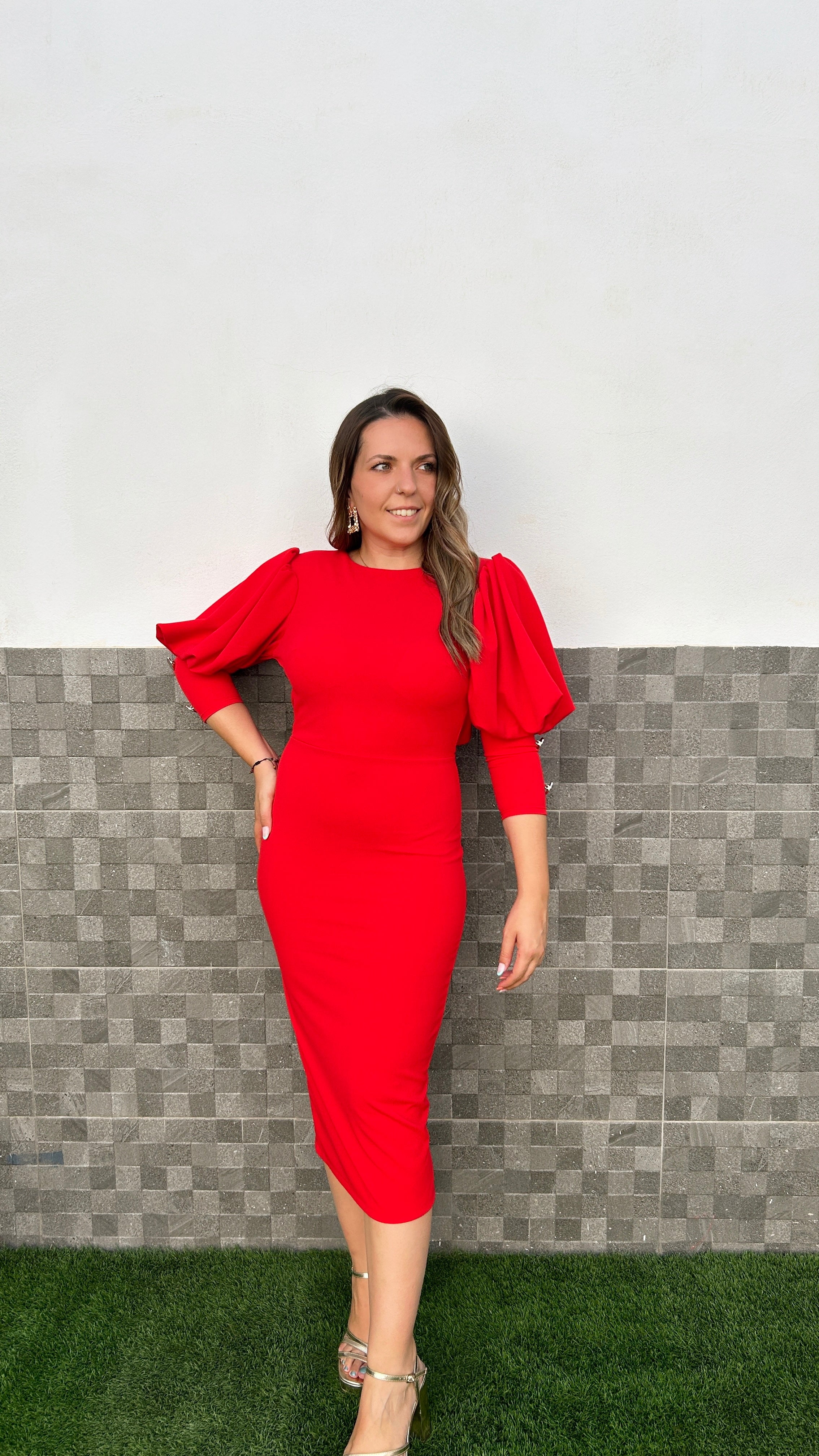 Red button lantern sleeve midi dress