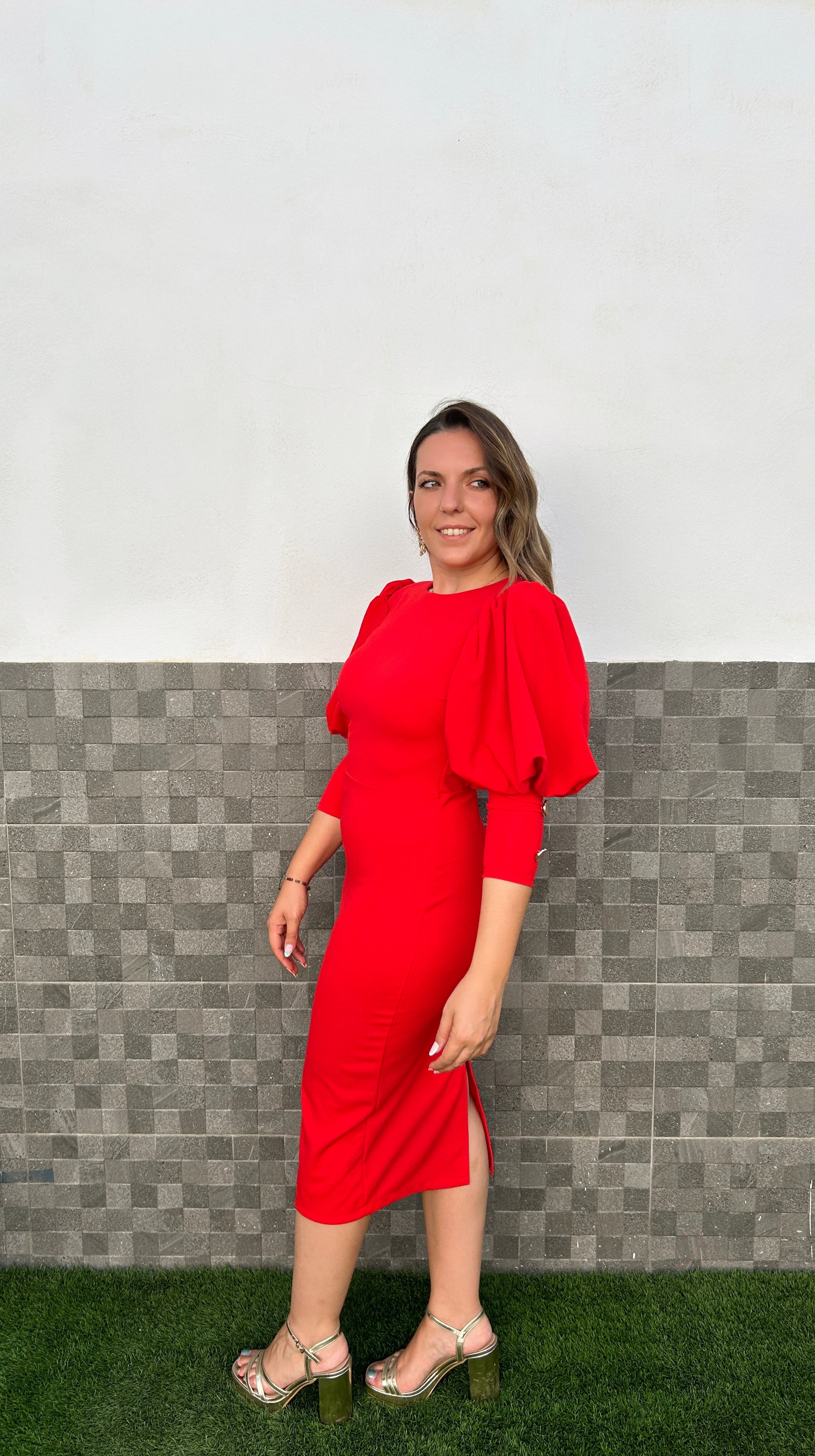 Red button lantern sleeve midi dress