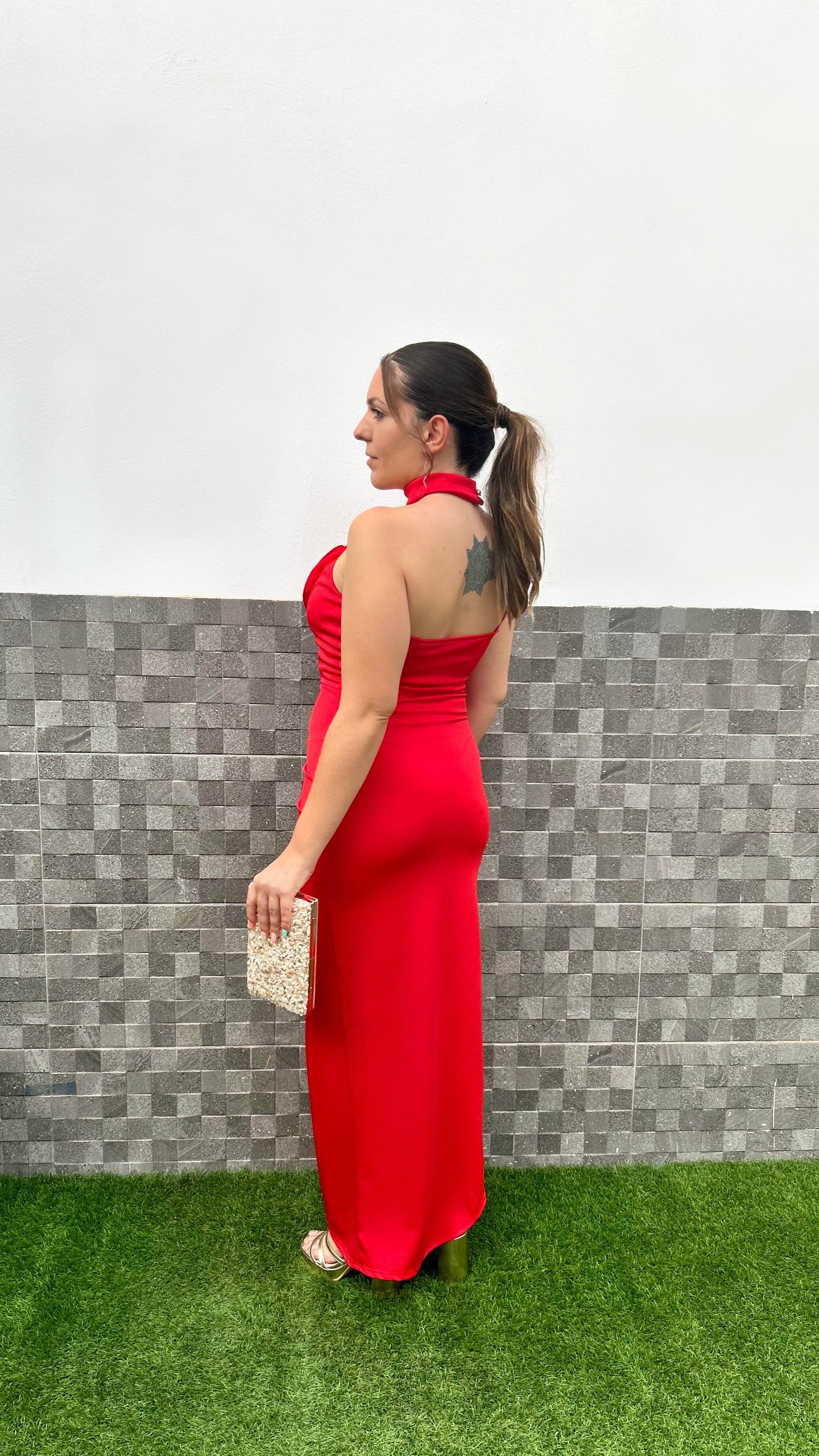 Rotes asymmetrisches Blütenkleid