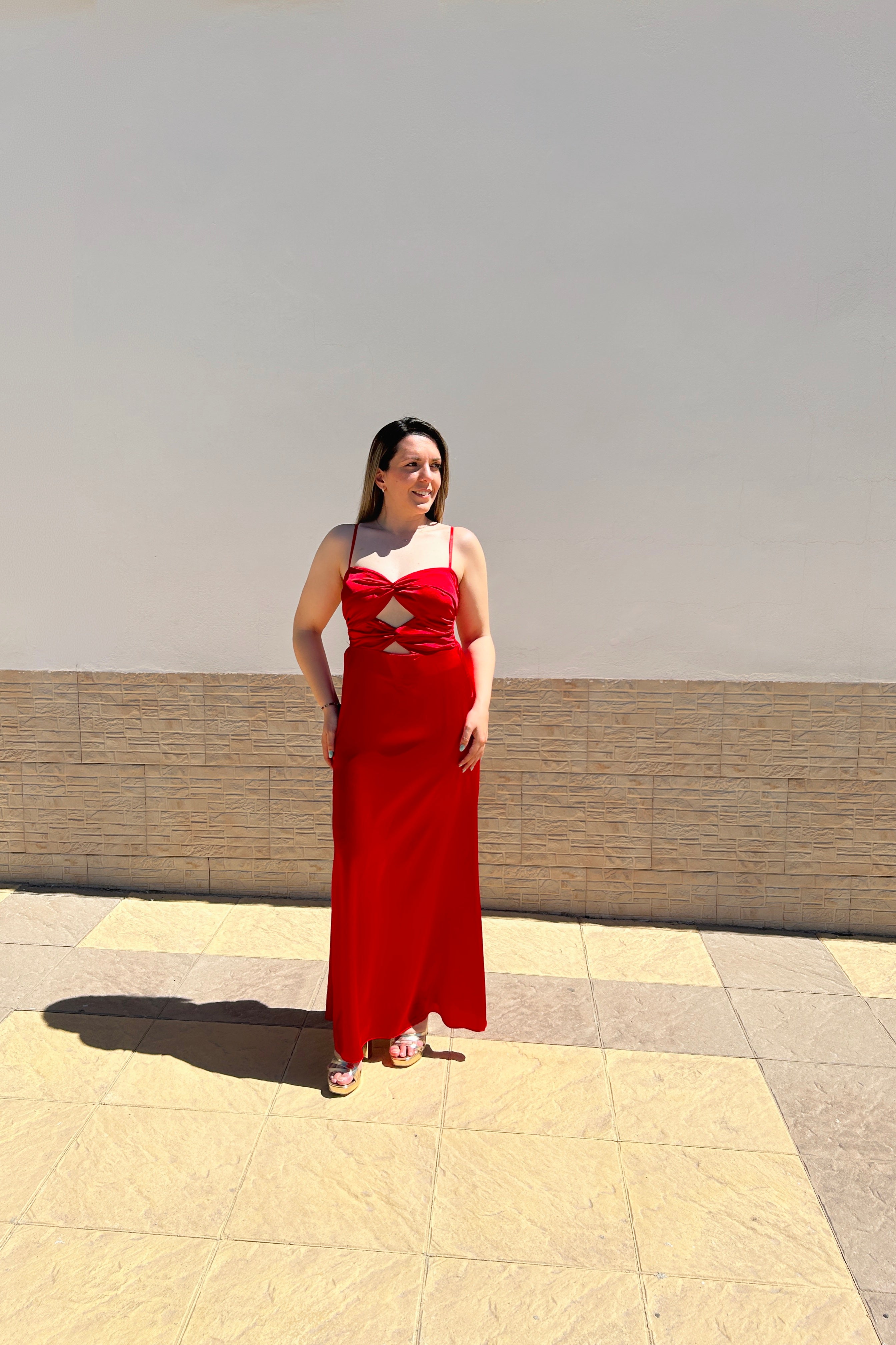 Vestido midi escote aberturas rojo