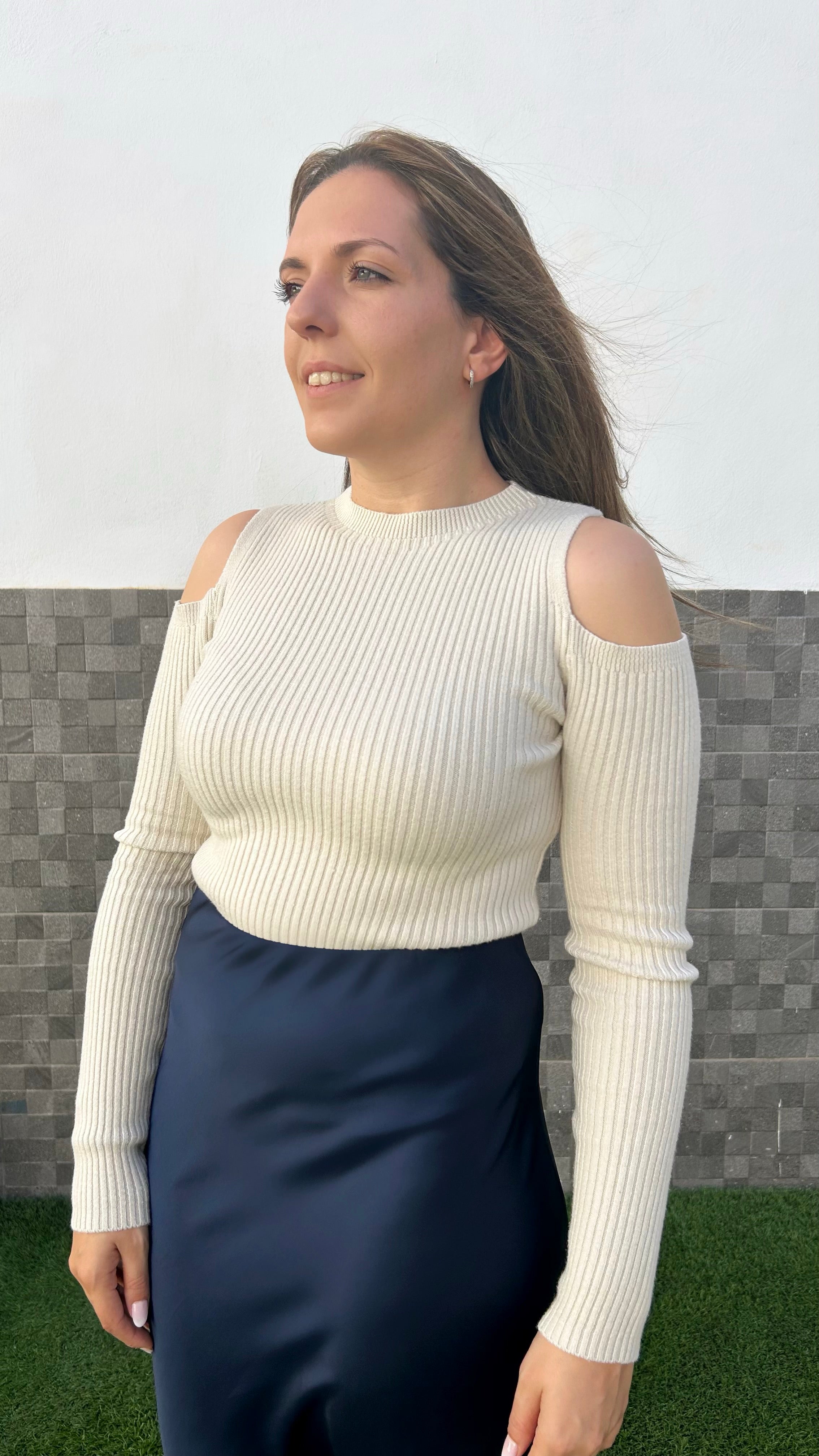 Beige shoulder opening jersey