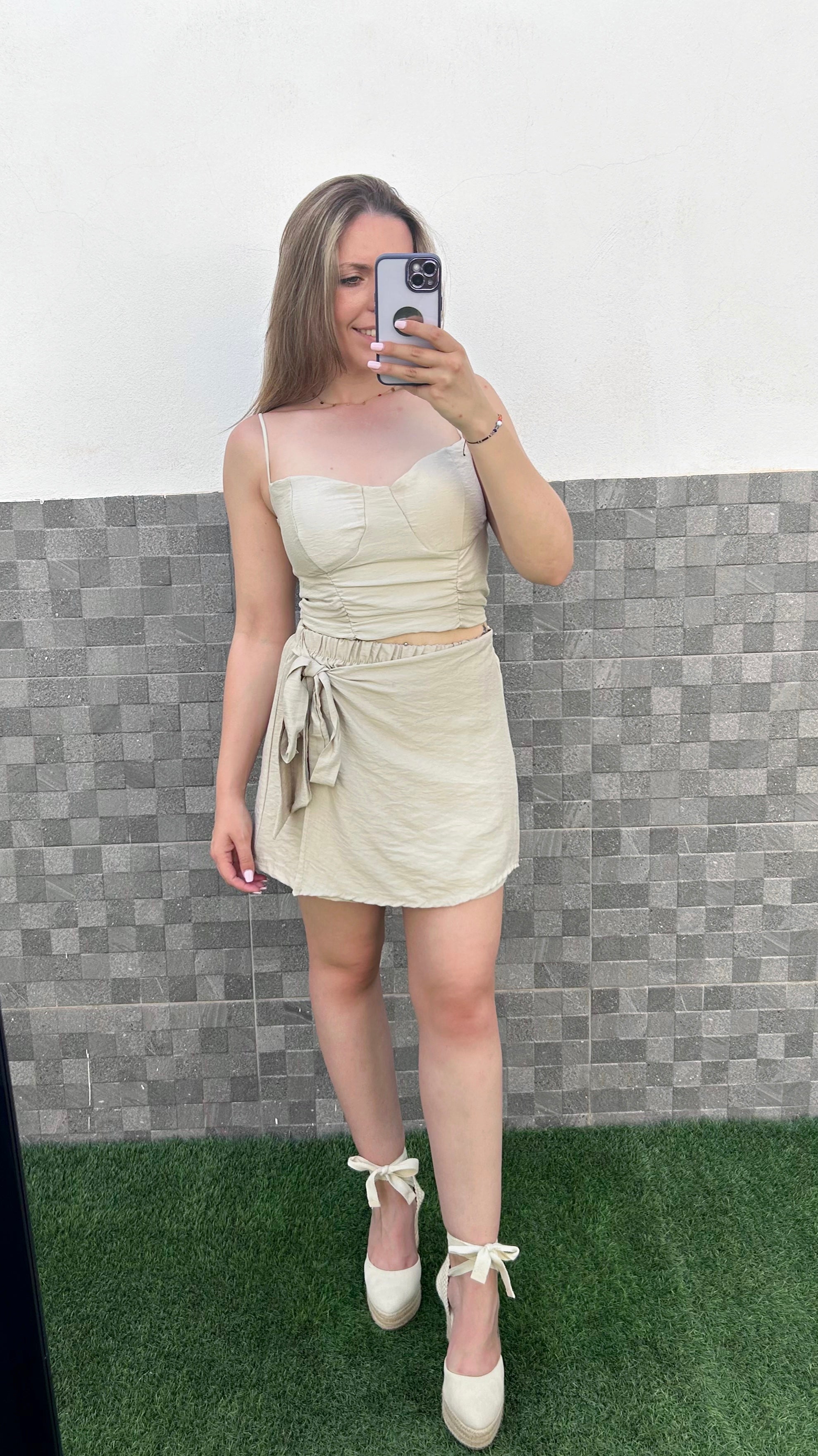 Falda pantalón lazada lateral beige